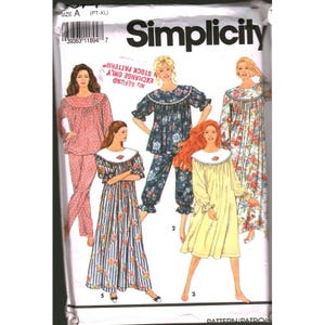 Puede incluir: Un sobre de patrón de costura Simplicity para ropa de dormir, talla A (PT-XL). El frente muestra ilustraciones de cinco estilos diferentes de pijamas y camisones, incluyendo estampados florales, lunares y colores sólidos con cuellos blancos.
