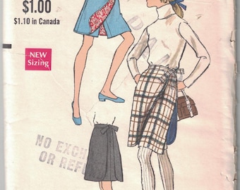 7575 Vintage Vogue Sewing Pattern Misses Street Length Pants Pantskirt 29" Waist UNCUT