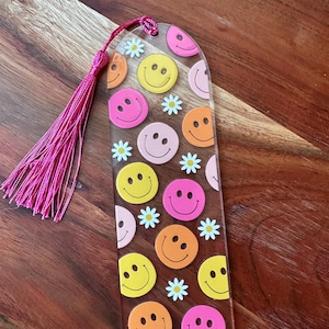 Retro Smiley Face Bookmark: Colorful Daisy Tassel - Fun Reading Gift