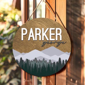 Letrero de madera personalizado con nombre: decoración de guardería con escena de montaña