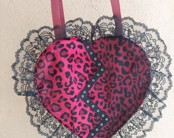 Red Leopard Heart Break Tote bag