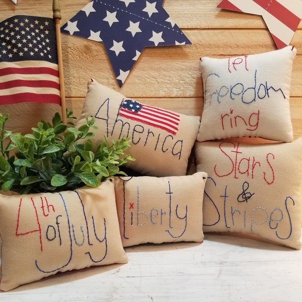 Primtive Stitchery Americana Summer Little Pillows Pattern