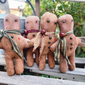 Primitive Gingerbread Men Christmas image 1