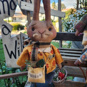 Primitive Spring Garden Rabbit on Stand Doll imagem 1