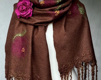 Nuno Felted Scarf Shawl: Cachecol de lã e seda feito à mão com broche
