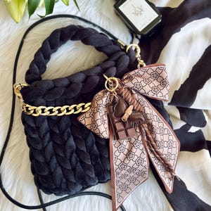 Black Chunky Velvet Bag / Handmade Giant Yarn Bag / Velvet Knitting Bag / Big Yarn Bag / Korean Style Handbag / Bag with Dog Bow and chain