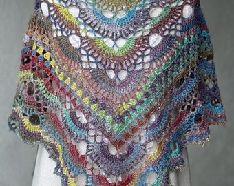 Xale de crochê com renda muito macia: Xale triangular multicolorido em lã merino superfina.