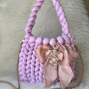 Handmade Lilac Chunky Knitted Bag – Soft Textured Purse with Bow & Beads – Unique Girly Gift – Pastel Crossbody Bag
