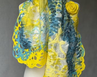Cachecol Feltrado Nuno: Sea and Sun Merino Wool Silk Wrap com Broche