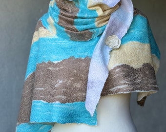 Cachecol Feltrado Nuno Azul Bege: Xale de Lã Merino com Broche