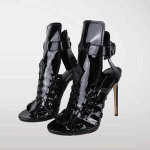 Y2K Statement Style: DSQUARED2 Black Patent Leather Heels - Unique Designer Pumps - EU35