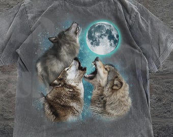 Howling Wolves Vintage 90s Graphic Shirt, Wolf Moon Tee, Wild Free, Loyal Wolf Retro Shirt, Grey Wolf Washed Oversize Tee, Funny Wolf Gifts
