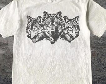 Wolf Vintage 90s Graphic Style Tshirt, Grunge Retro Howling Wolf Faded T-Shirt, Nature Y2k Streetwear,2000s Wolf Gift, Wolf Tee Lover
