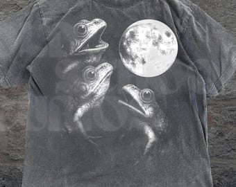 Frogs Howling To Moon 90s Vintage Style Tshirt, Retro Y2k Funny Frog Shirt, Unisex Shirt, Weird Mystical Toad Shirts,  Frog Lovers Gag Gift