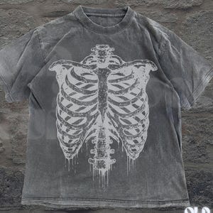 Rib Cage Skeleton Vintage 90s Style Graphic Shirt,Skeleton Comfort Colors® Y2k Goth Retro Tee,2000s Emo Dark Art Clothes,Grunge Oversize
