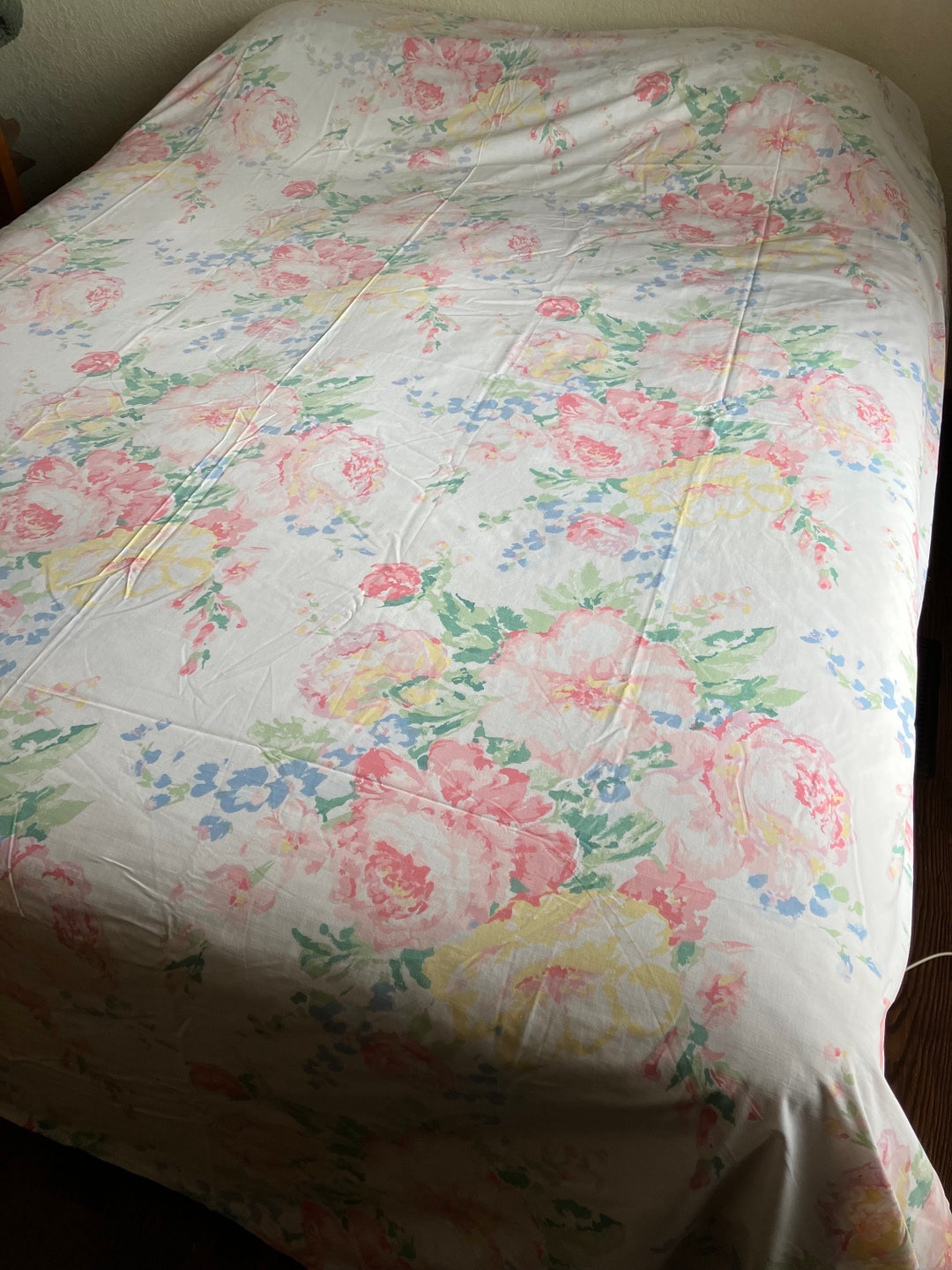 Vintage Queen Size Flat Sheet by Fieldcrest Cabbage Roses Pastel Pinks