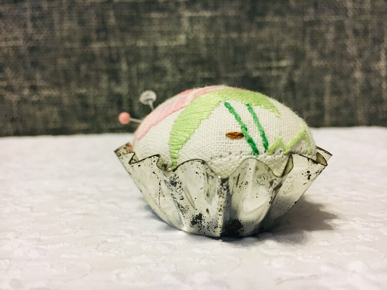 Vintage Embroidered Pin Cushion Tart tin