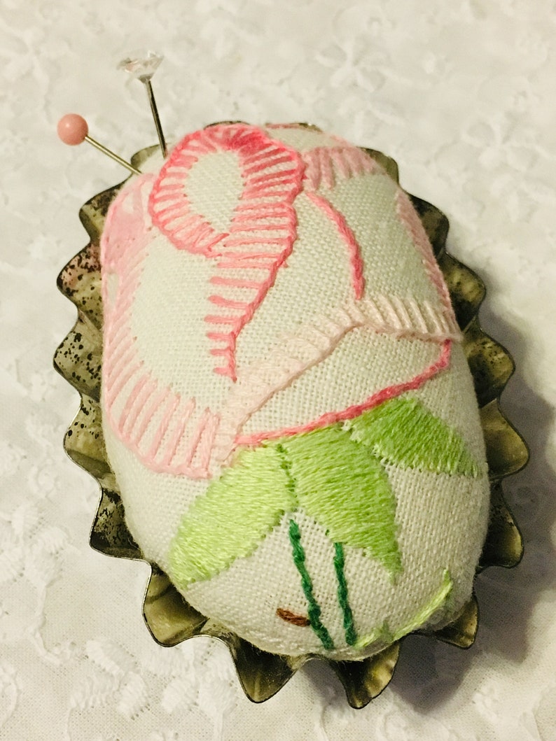 Vintage Embroidered Pin Cushion Tart tin