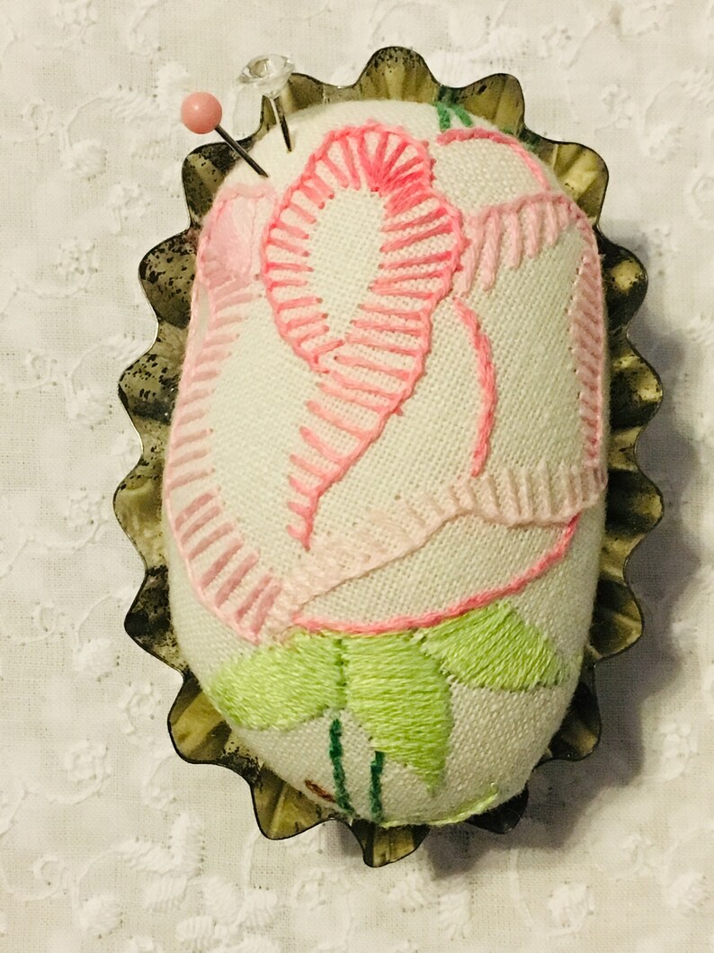 Vintage Embroidered Pin Cushion Tart tin