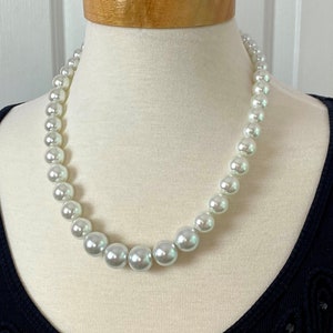 Chunky Graduated White Pearl Necklace Small to Large Pearl - Etsy