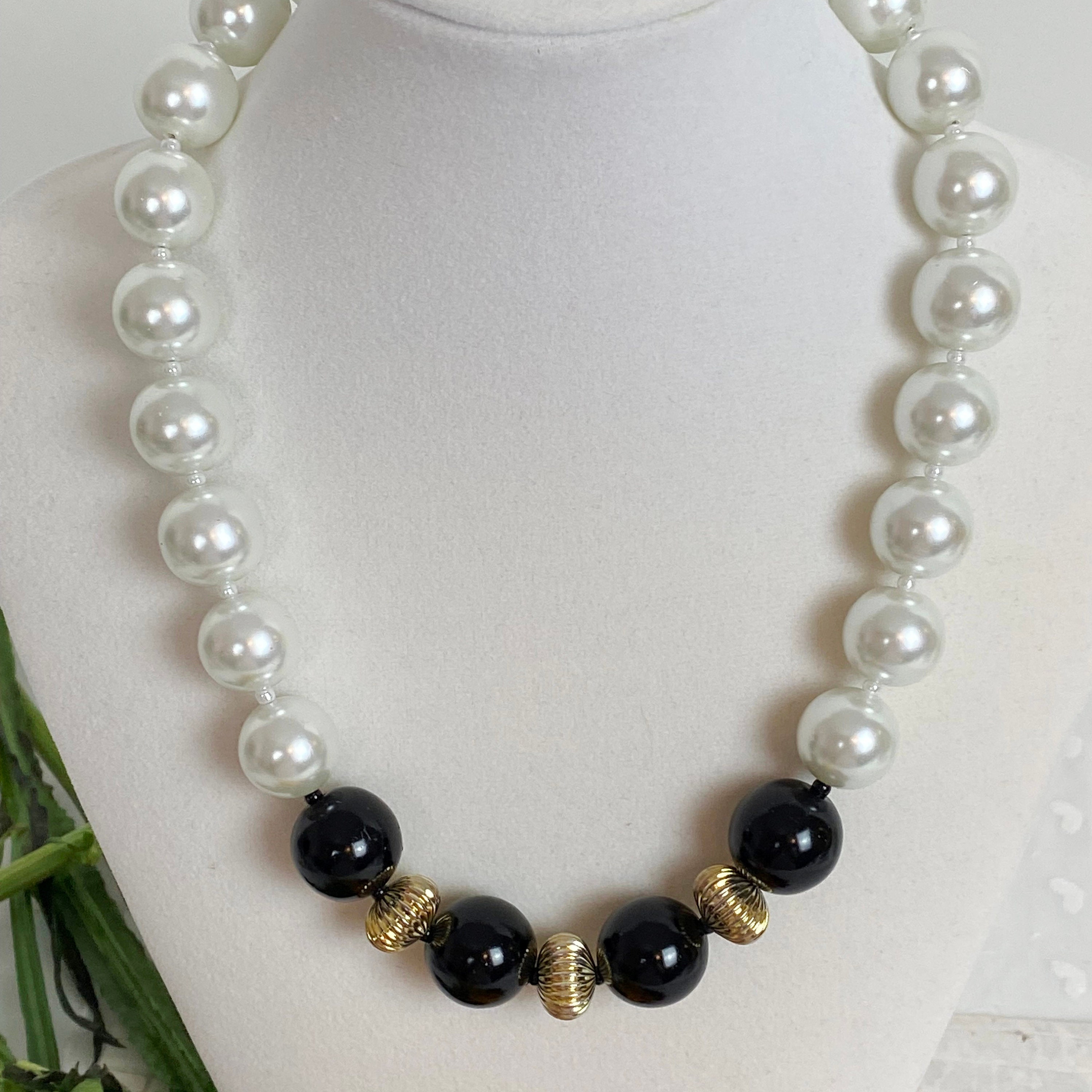 Chunky pearl deals statement necklace