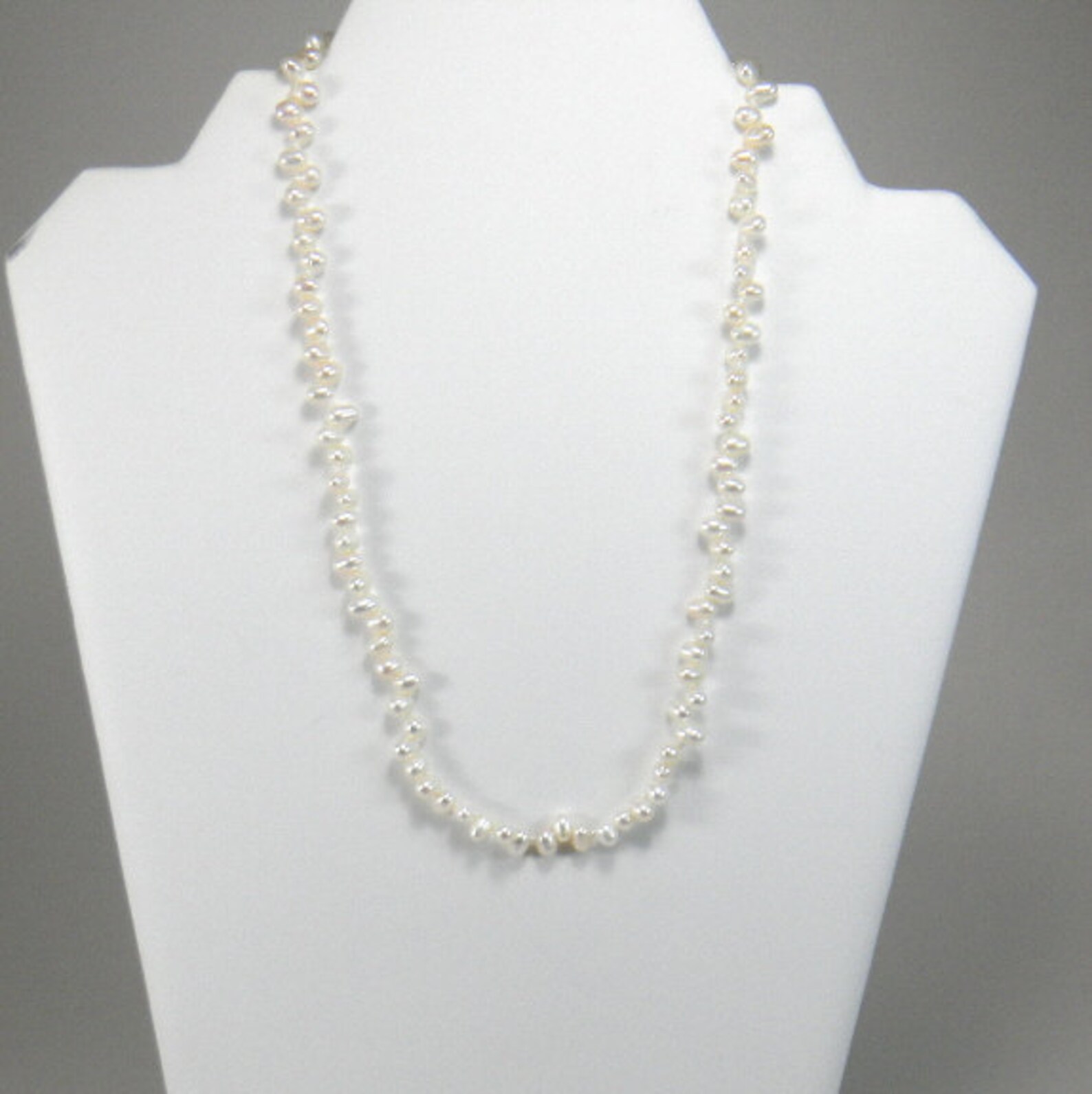 Party Wear White Pearl Beaded Necklace main image 1