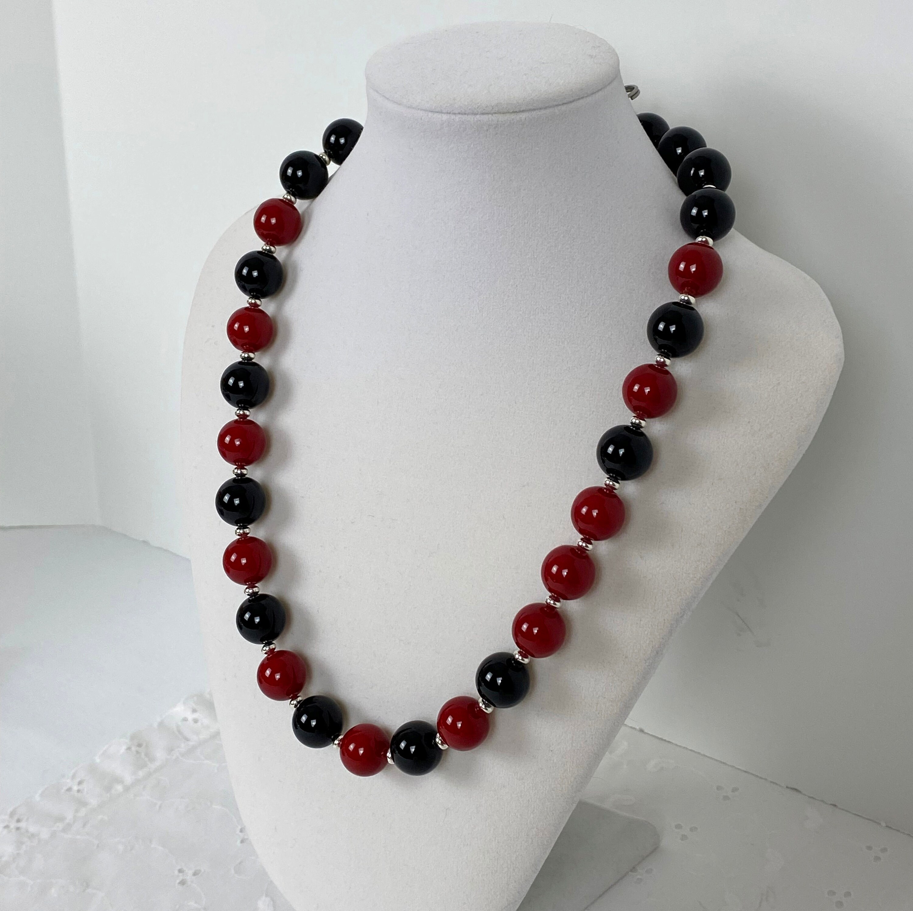Black Onyx Chunky Red Pearl 