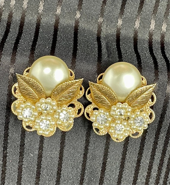 Jewelry and Watches | NET-A-PORTER | Gold pearl earrings, Pearl earrings,  Earrings
