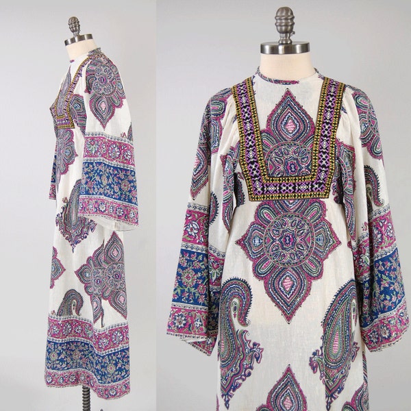 Vintage 60s INDIAN block print maxi dress with wide sleeves / Beautiful braided chest detail / Size XS or S