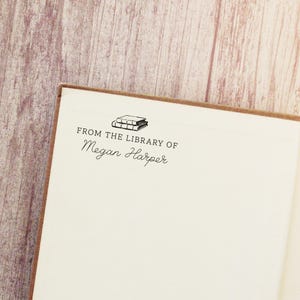 Sello de biblioteca, sello de libro, sello autoentintable, regalos para amantes de los libros, de la biblioteca, ex libris personalizado, sello de madera / n.° 23 imagen 6