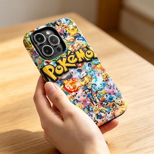 Cover per telefono Pokémon 3D Collage, cover MagSafe con licenza ufficiale per iPhone, Samsung Galaxy e Google Pixel