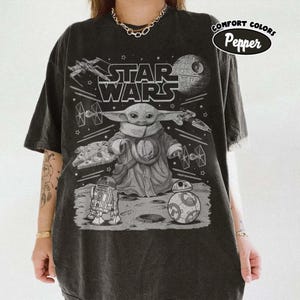 Baby Yoda-tröja i retrokomfortfärger, Grogu Star Wars-tröja, Galaxy's Edge-semestertröja, Disneyland-reseoutfit, Disney-matchande familjetröja bild 2