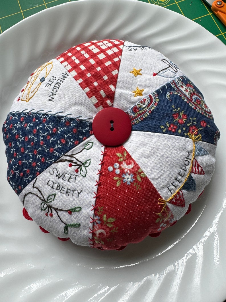 Patriotic Pin Cushion, Pin Cushion, Sewer Gift, seamstress gift, sewing notions, pin cushion, pin and needle accessories, sewing accessories image 2