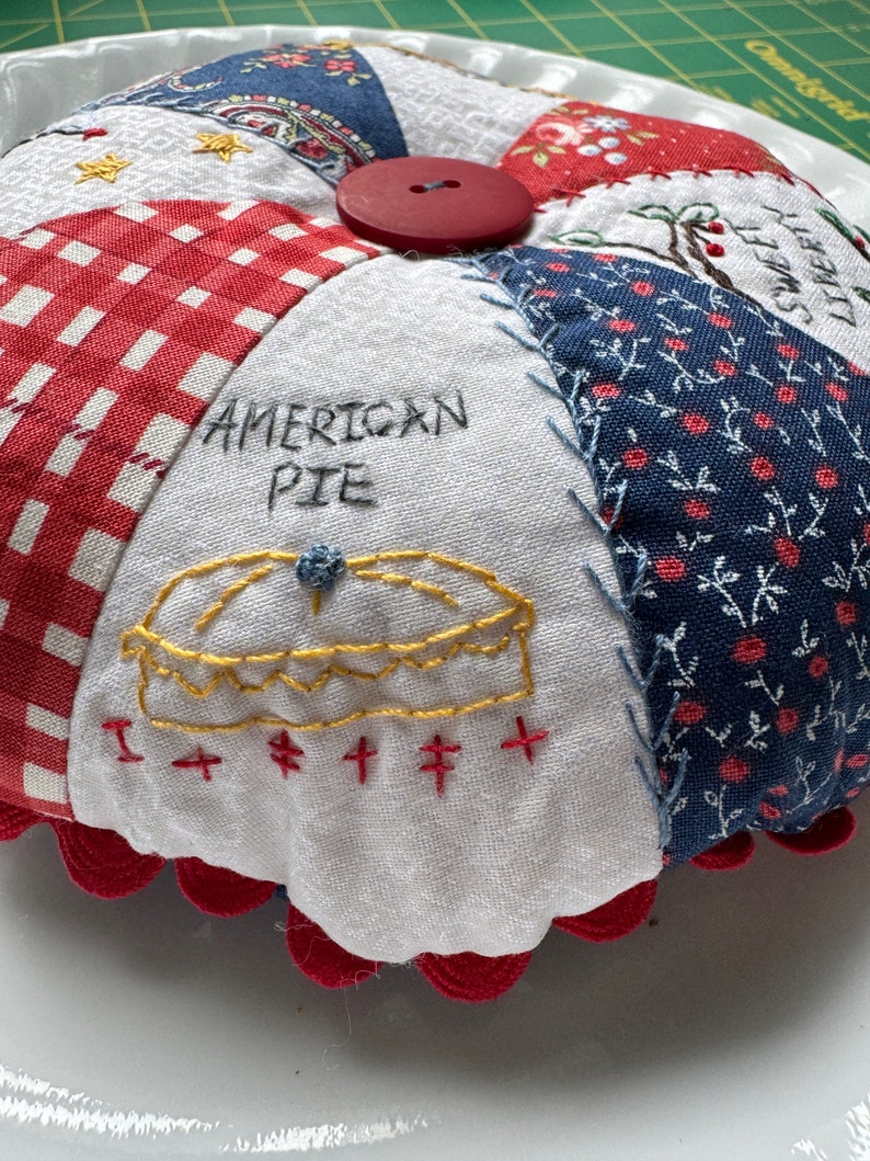 Patriotic Pin Cushion, Pin Cushion, Sewer Gift, seamstress gift, sewing notions, pin cushion, pin and needle accessories, sewing accessories image 4