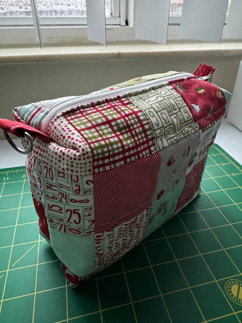 Cute small storage bag, traveler's bag, accessories bag, zippered bag, zippered storage pouch image 1