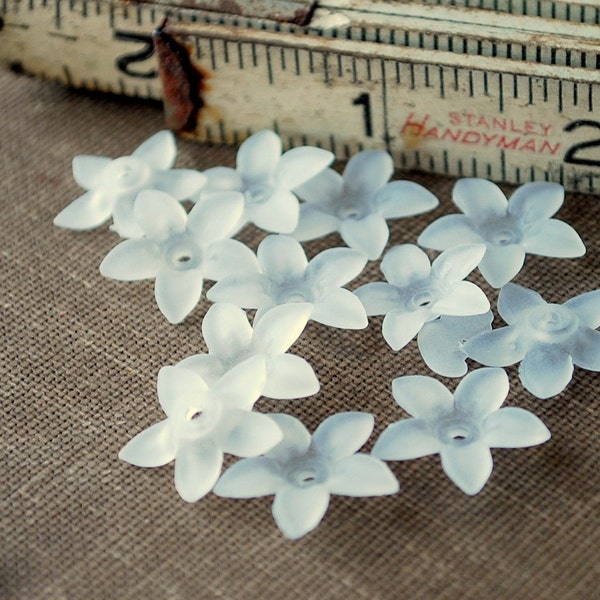 10 White Lucite Five Petal Flower Beads - 17mm