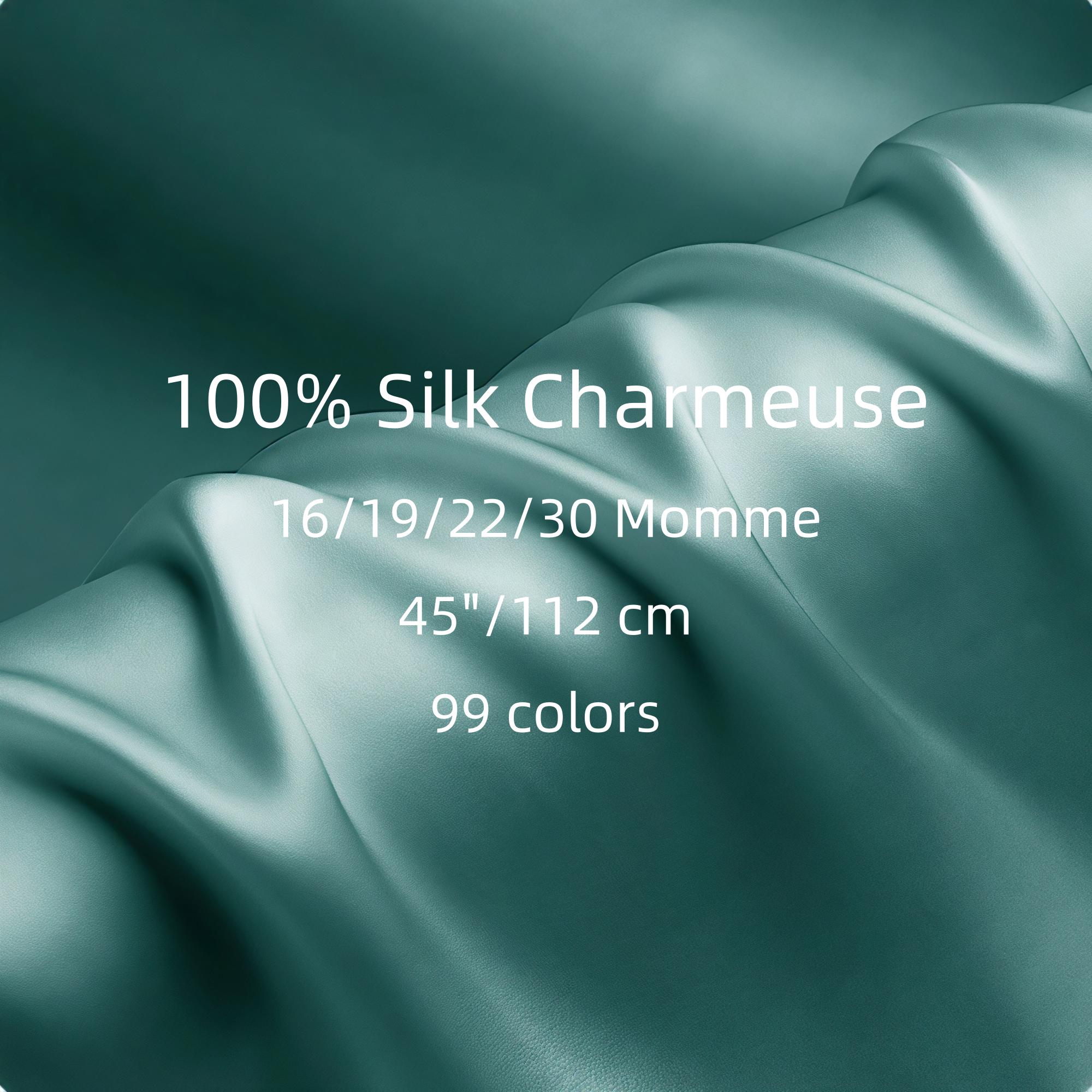Luxurious Charmeuse Silk Bed Sheet in Cream - Exquisite Craftsmanship Stock Illustration