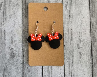 水玉模様のマウスイヤリング：3Dプリントのミニーのシルエット