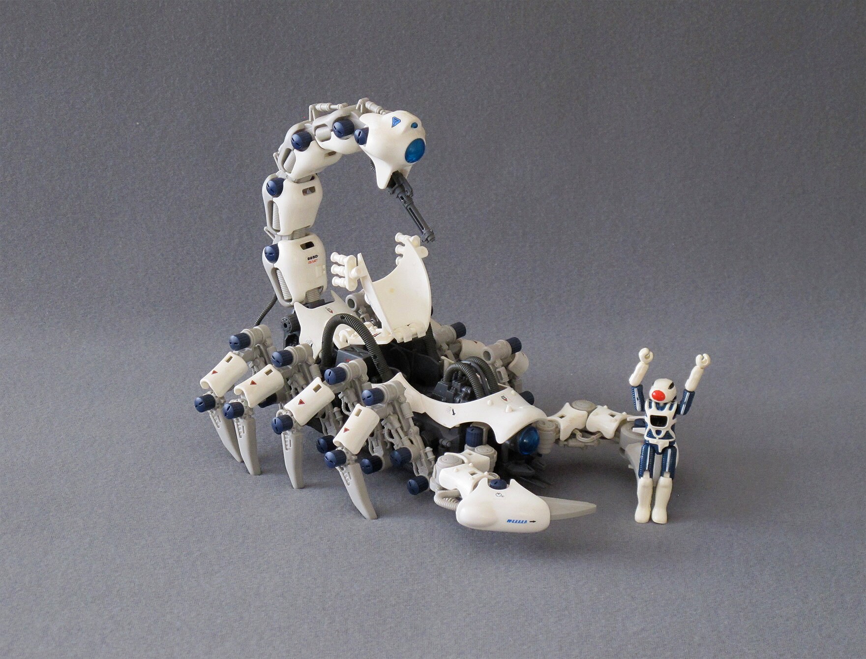 トミー DEATHPIONデスピオンウェーブ　ゾイドZOIDS　新品未開封 トミー DEATHPIONデスピオンウェーブ ゾイドZOIDS 新品未開封 トミー