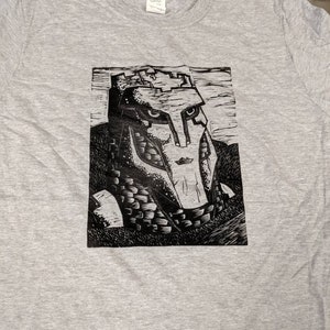 Watcher of Roads Linocut Print T-shirt Bild 1