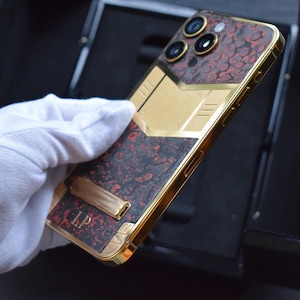 24K Gold iPhone 17 Pro image 9