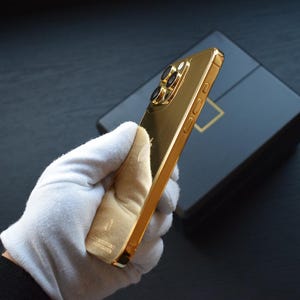 24K Gold iPhone 17 Pro image 4