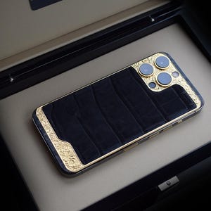 24K Gold iPhone 17 Pro image 10