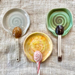 Handcrafted Ceramic Spoon Rest – Glazed Pottery Utensil Holder