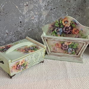Juego de servilletero de madera y caja de almacenamiento pequeña hechos a mano: diseño floral vintage
