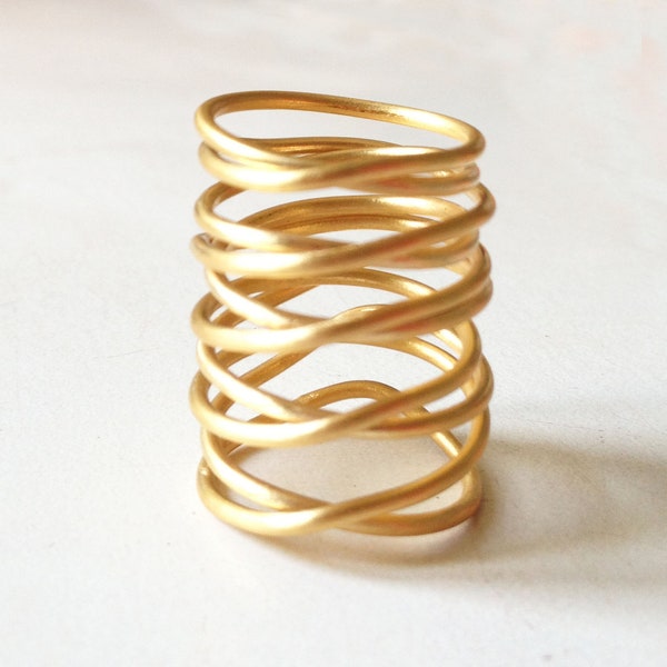 Gold Ring in Gold, minimalistischen Goldring, Gold Wickelring, handgemachter Drahtring in Bronze, Statement Ring, großer Gold Draht