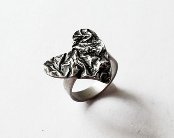 silver statement ring, silver heart ring, silver love ring, crumpled heart ring, gift for her, statement heart ring, romantic silver ring,