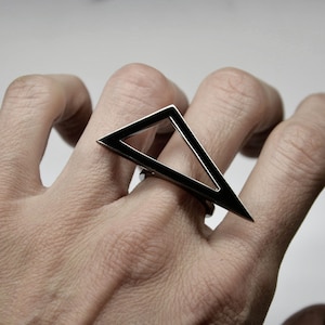 silver statement ring, silver geometry ring, minimalist ring, triangle ring, contemporary ring, architectural ring, rhodium plated  ring