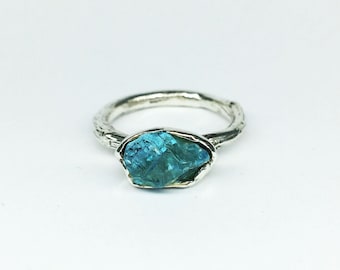 raw blue apatite ring, blue stone ring, silver branch stone ring,  blue gemstone ring, natural apatite stone ring, freeform stone ring