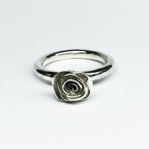 sterling silver rose ring, statement silver wedding bridal rose ring, statement handmade silver ring, dainty elegant rose ring